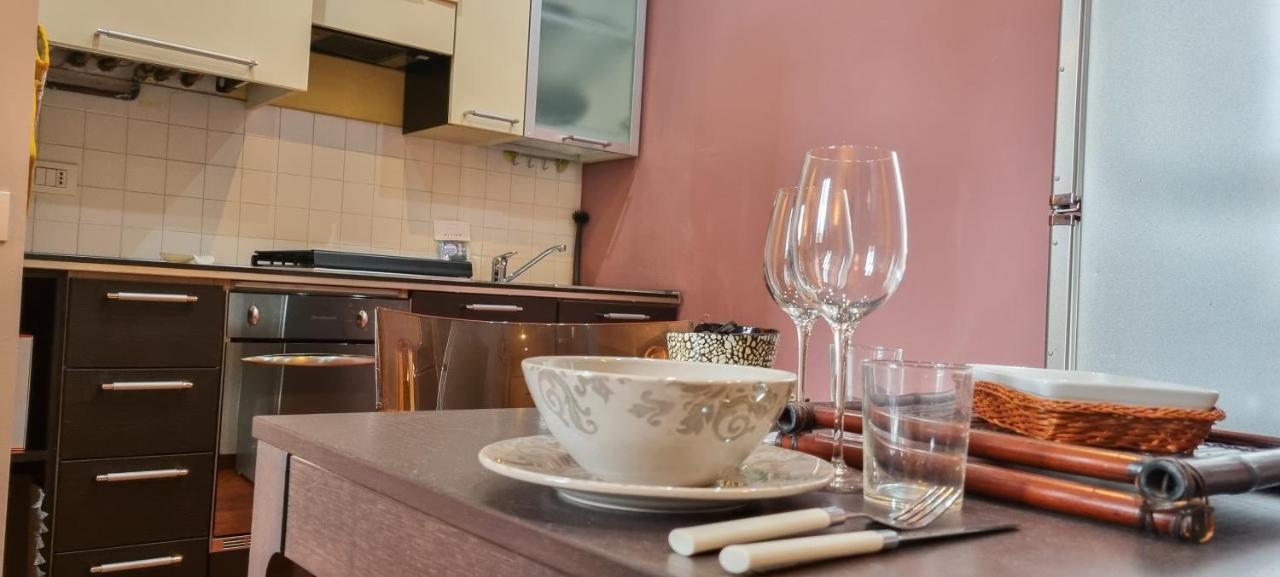 Ferienwohnung Altido Trendy 1-Bed Flat, Easy Access To Centre Mailand Exterior foto