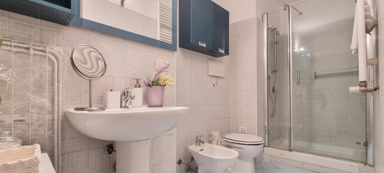 Ferienwohnung Altido Trendy 1-Bed Flat, Easy Access To Centre Mailand Exterior foto
