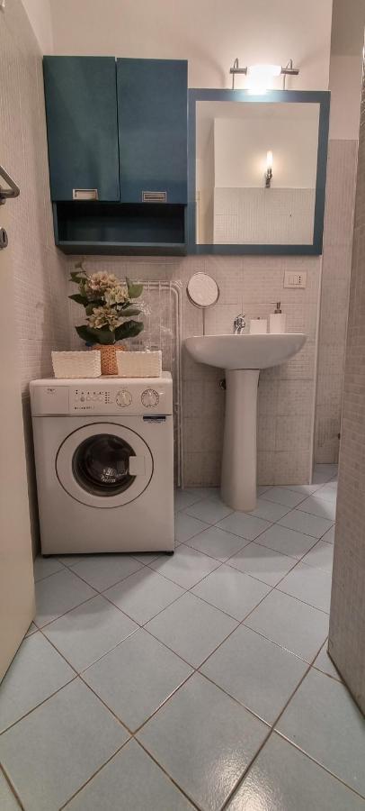 Ferienwohnung Altido Trendy 1-Bed Flat, Easy Access To Centre Mailand Exterior foto